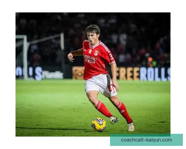 鲁本·迪亚斯防守能力持续提升，成为曼城后防线的中坚力量